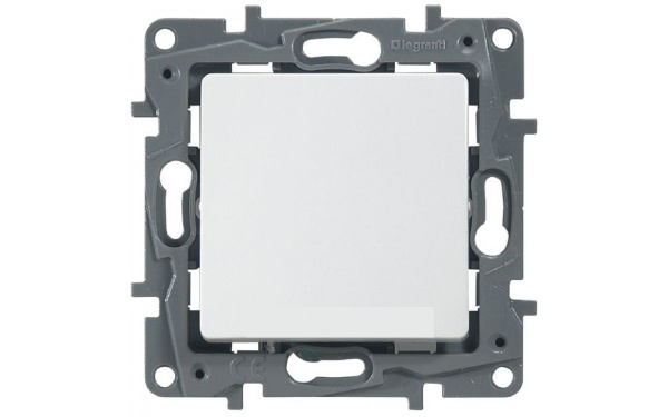 Изображение: переключатель 10а винты (белый) etika в Минске